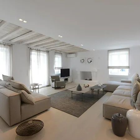 Diles & Mykonos Villa Tourlos