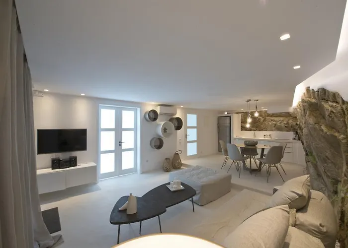 Villa Diles & Mykonos Tourlos