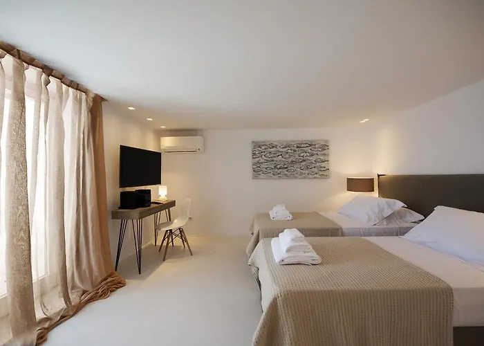 Diles & Mykonos تورلوس