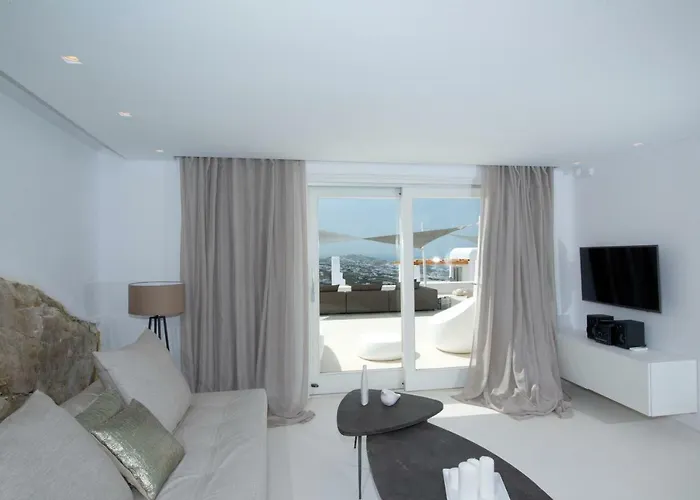 Diles & Mykonos تورلوس