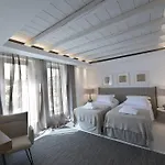 Diles & Mykonos