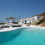 Villa Diles & Mykonos Tourlos