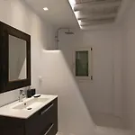Diles & Mykonos Tourlos