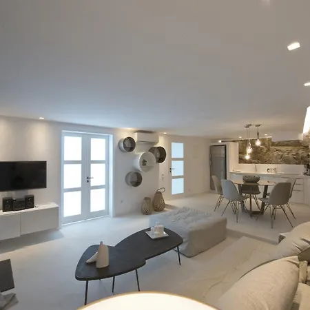 Villa Diles & Mykonos Tourlos