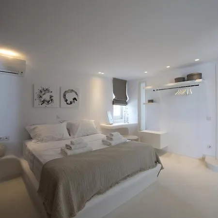 Diles & Mykonos Villa